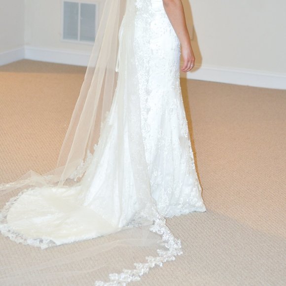 Ivory Wedding Veil - Picture 4 of 6